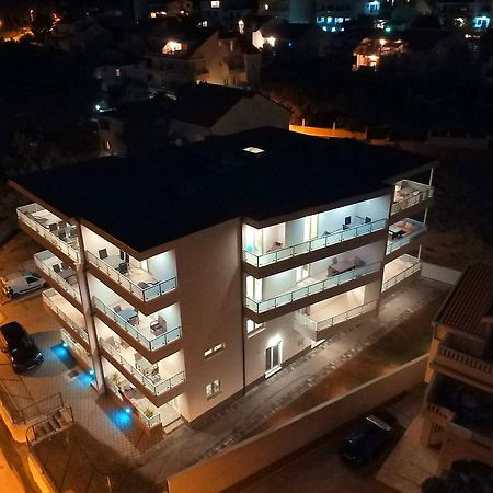 Apartments Danica Promajna Bagian luar foto