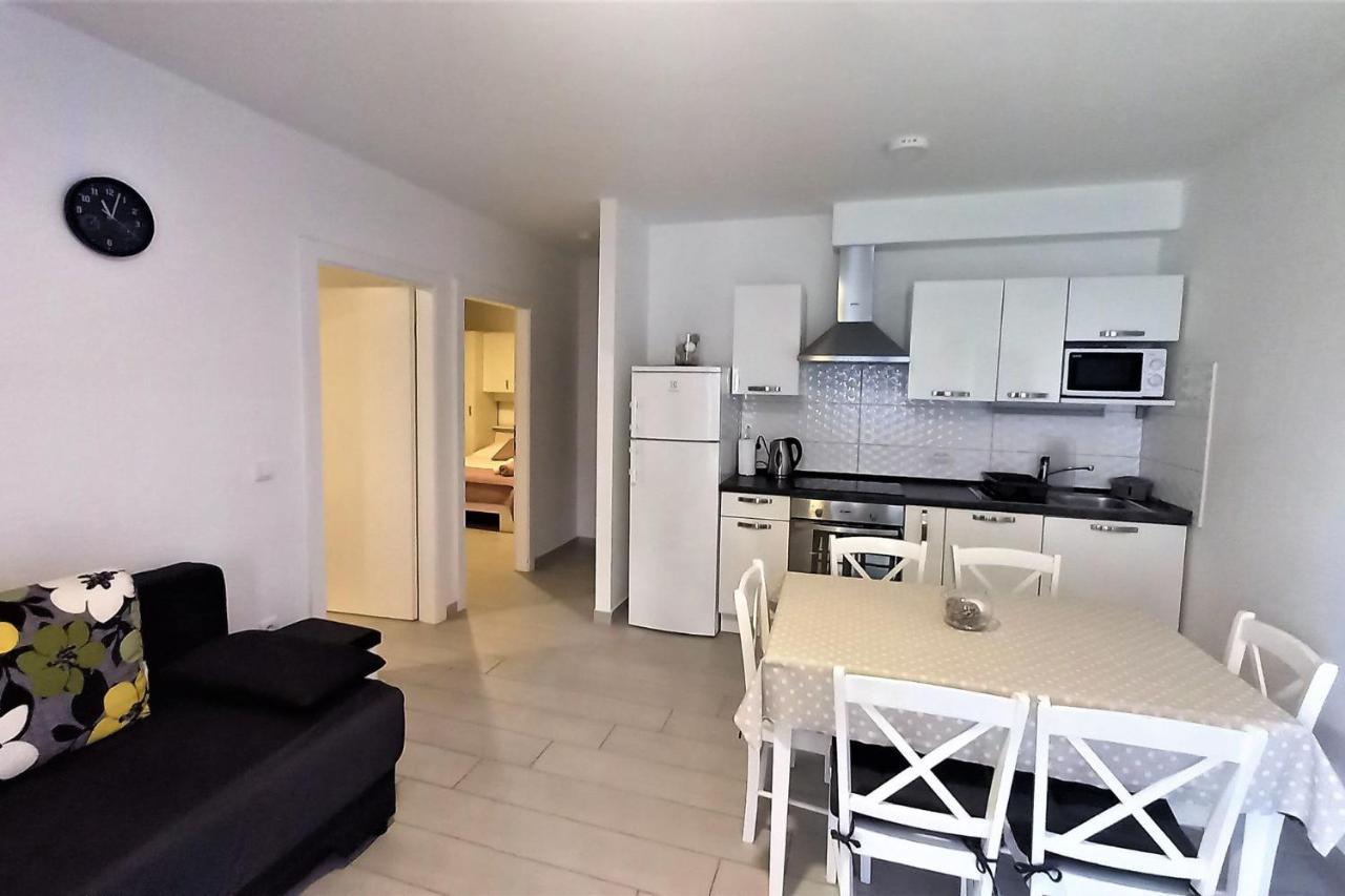 Apartments Danica Promajna Bagian luar foto