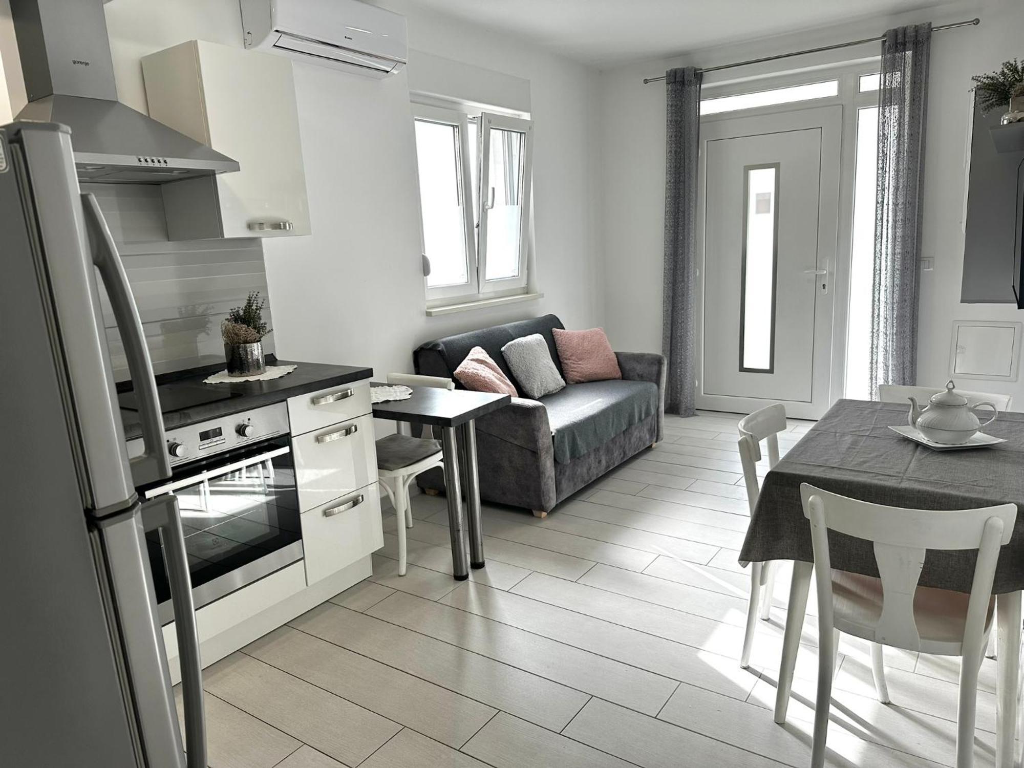 Apartments Danica Promajna Bagian luar foto