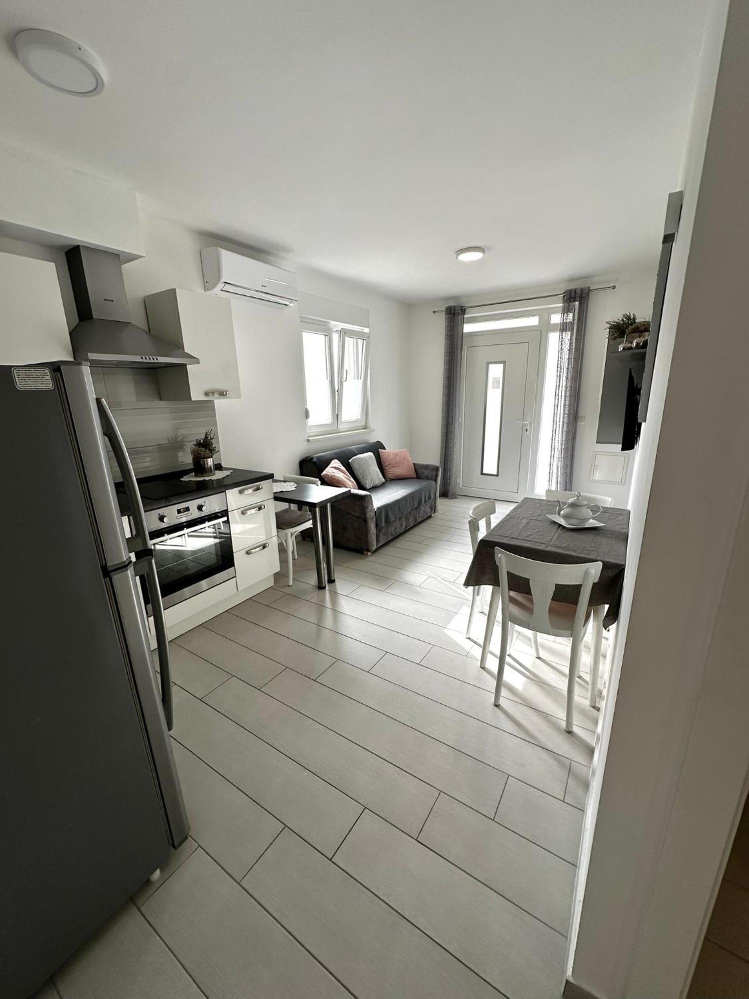 Apartments Danica Promajna Bagian luar foto